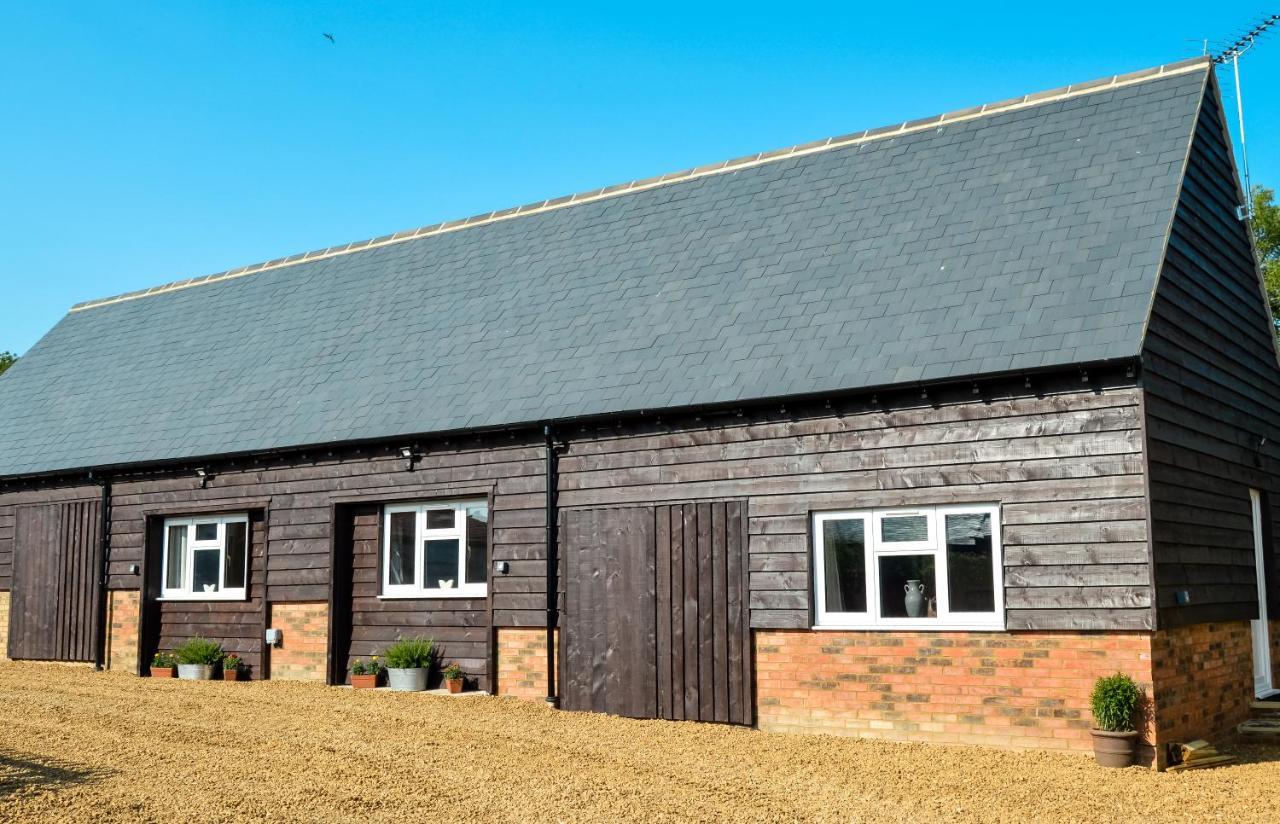 Buttercup Cottage At The Old Tractor Barn Brackley  Exterior photo